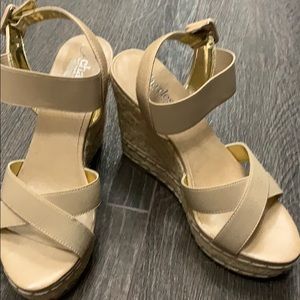 NWOT// CHARLES by Charles David wedges